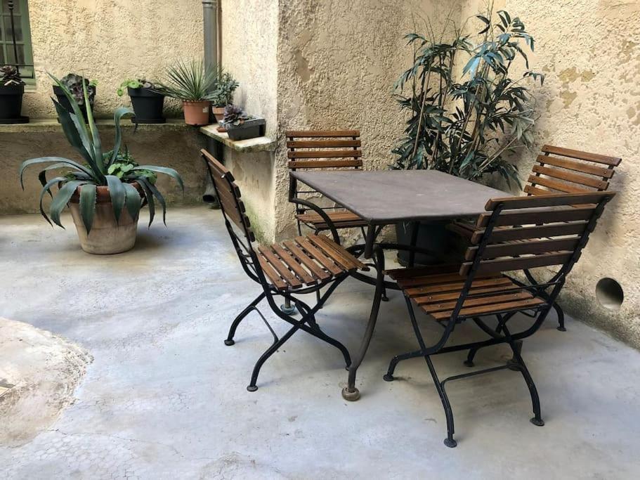 Ulysse, Appartement Spacieux Au Centre Historique D'Uzes En Rez-De-Chaussee Avec Exterieur, Proche Parking Des Marroniers Ngoại thất bức ảnh