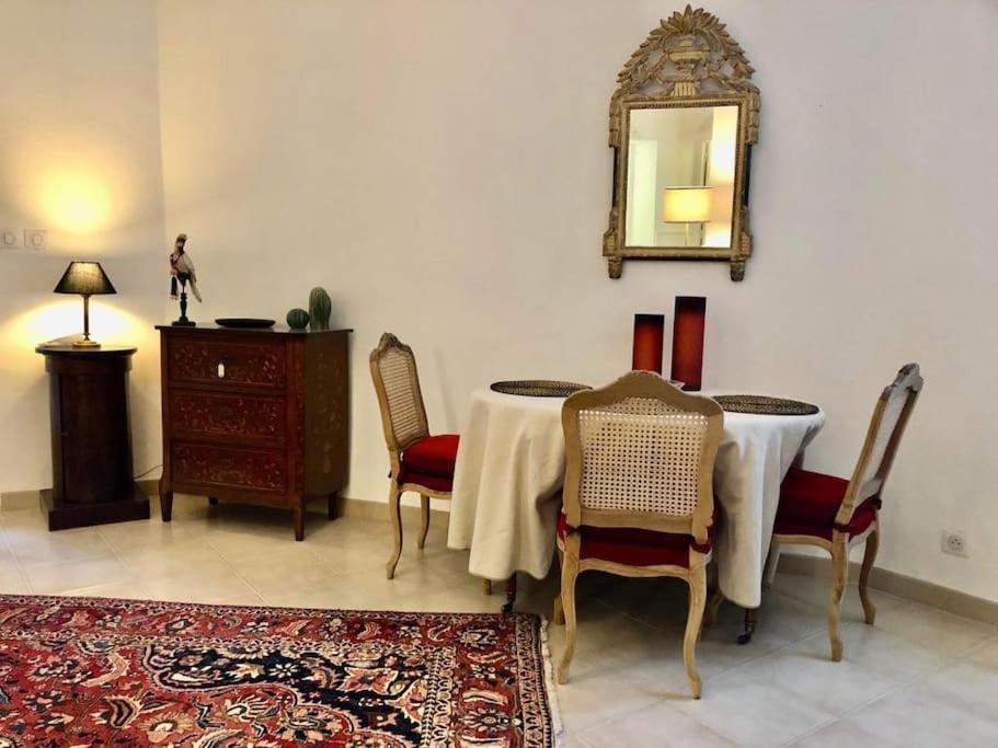 Ulysse, Appartement Spacieux Au Centre Historique D'Uzes En Rez-De-Chaussee Avec Exterieur, Proche Parking Des Marroniers Ngoại thất bức ảnh